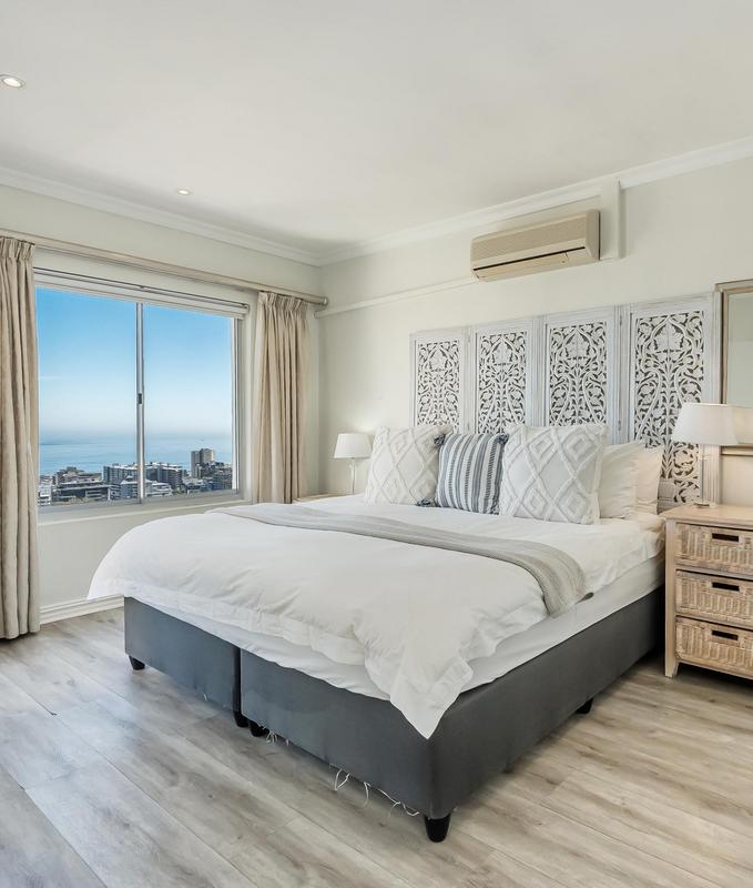 To Let 2 Bedroom Property for Rent in Sea Point Western Cape